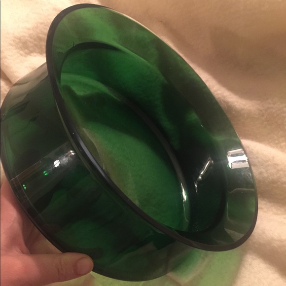 Green Glass Fruit Bowl - Picture 2 of 3